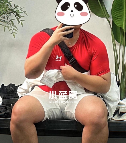 200斤胖子 体育老师or日系男友 选一个？